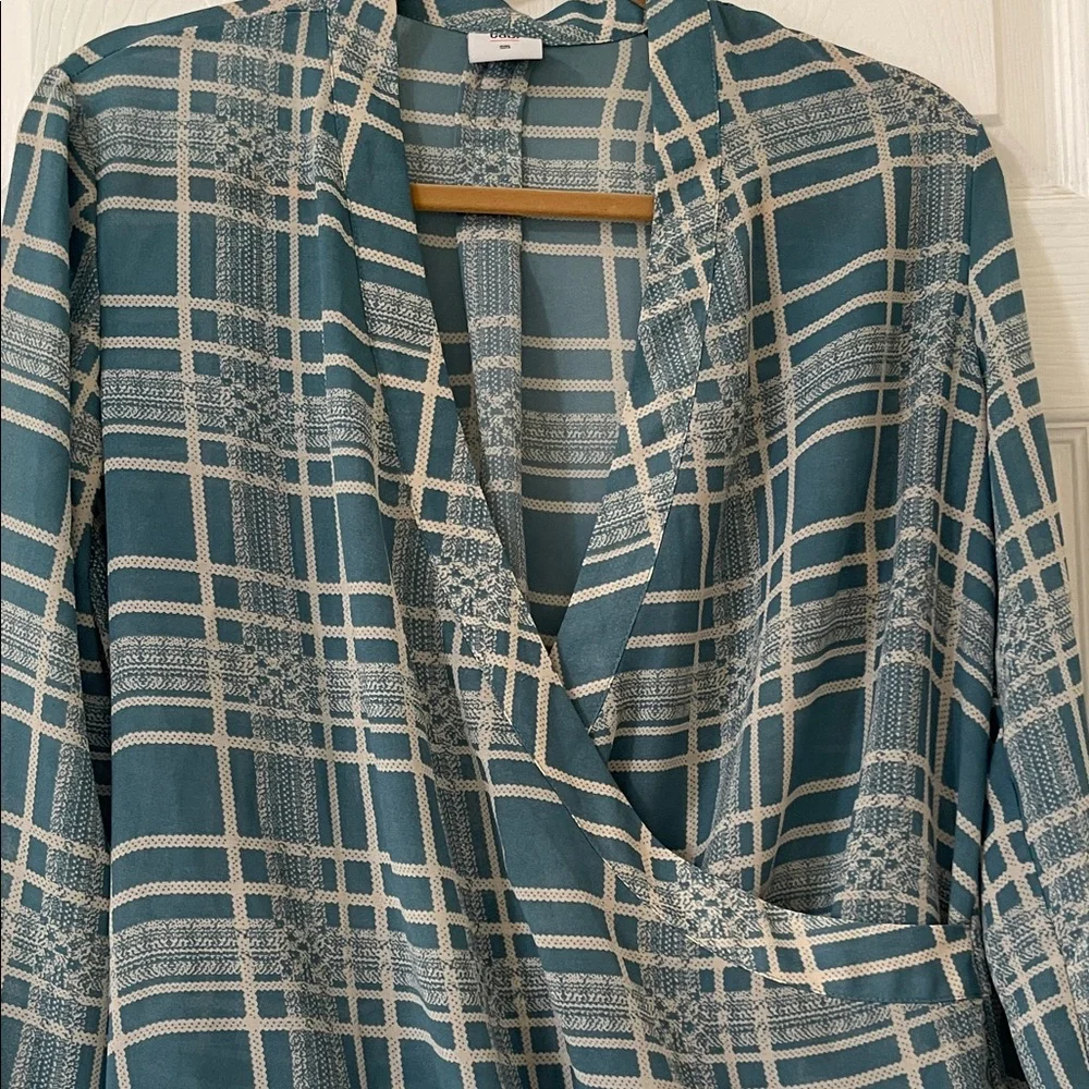 CAbi Teal and White Surplice Blouse - Picture 5 of 8